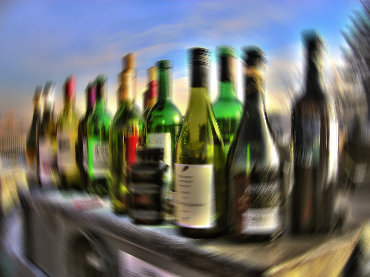 Adolescenti, che cos’è “l’abbuffata alcolica”